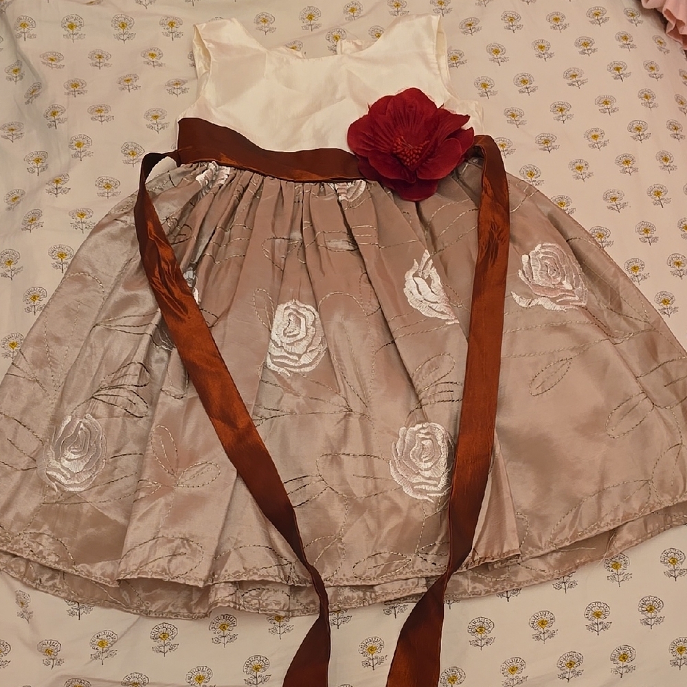 Elegant Kids Formal Dress with Floral Design